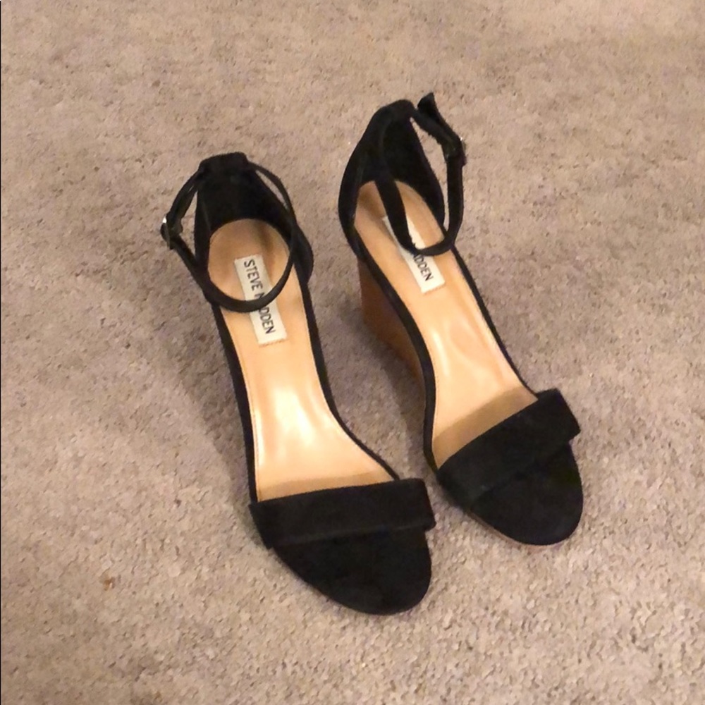 Sandals - Picture 2 of 5